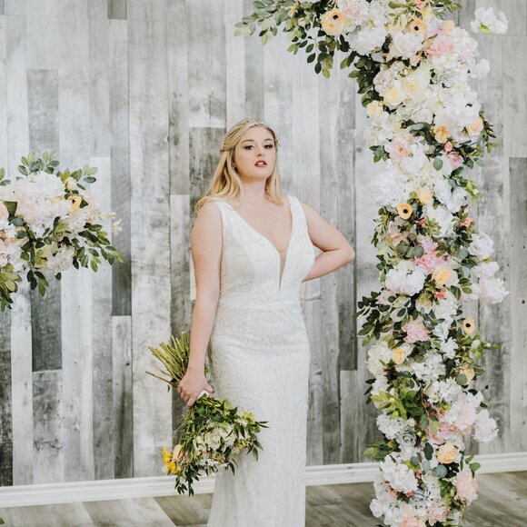 Plus Size Sheath Wedding Dress | Size 26W | Beaded Tulle, Plunging V-Neck - Picture 5 of 7